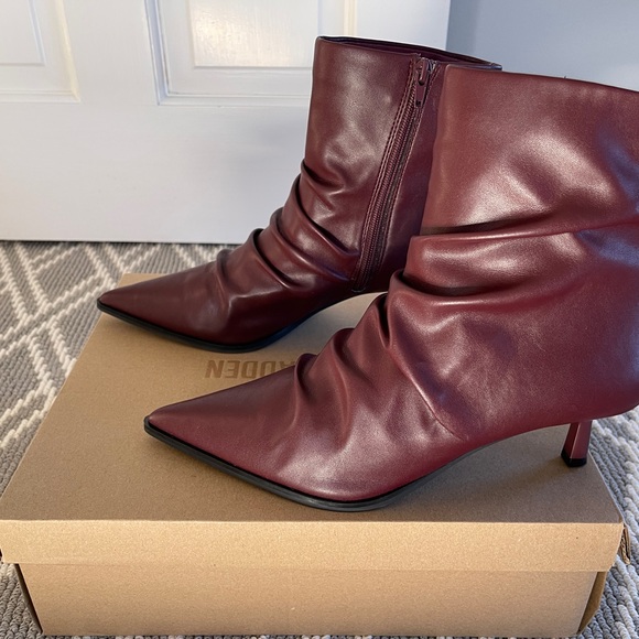 Steve Madden Maxxine Bootie, Size 9.5, Wine (Burgundy) - Picture 3 of 10